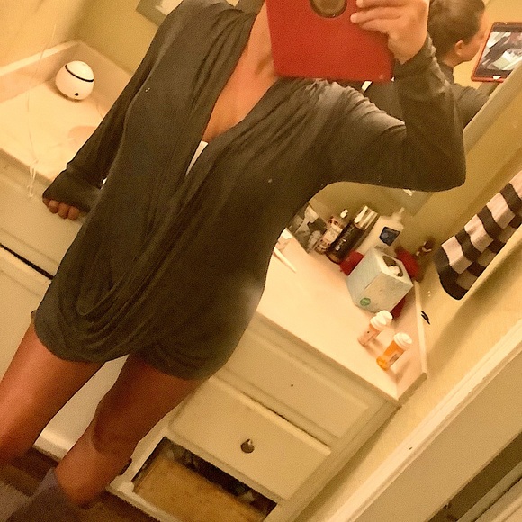 NEW LISTING ‼️ Charcoal Wrap Tunic Top vne… - Picture 3 of 16